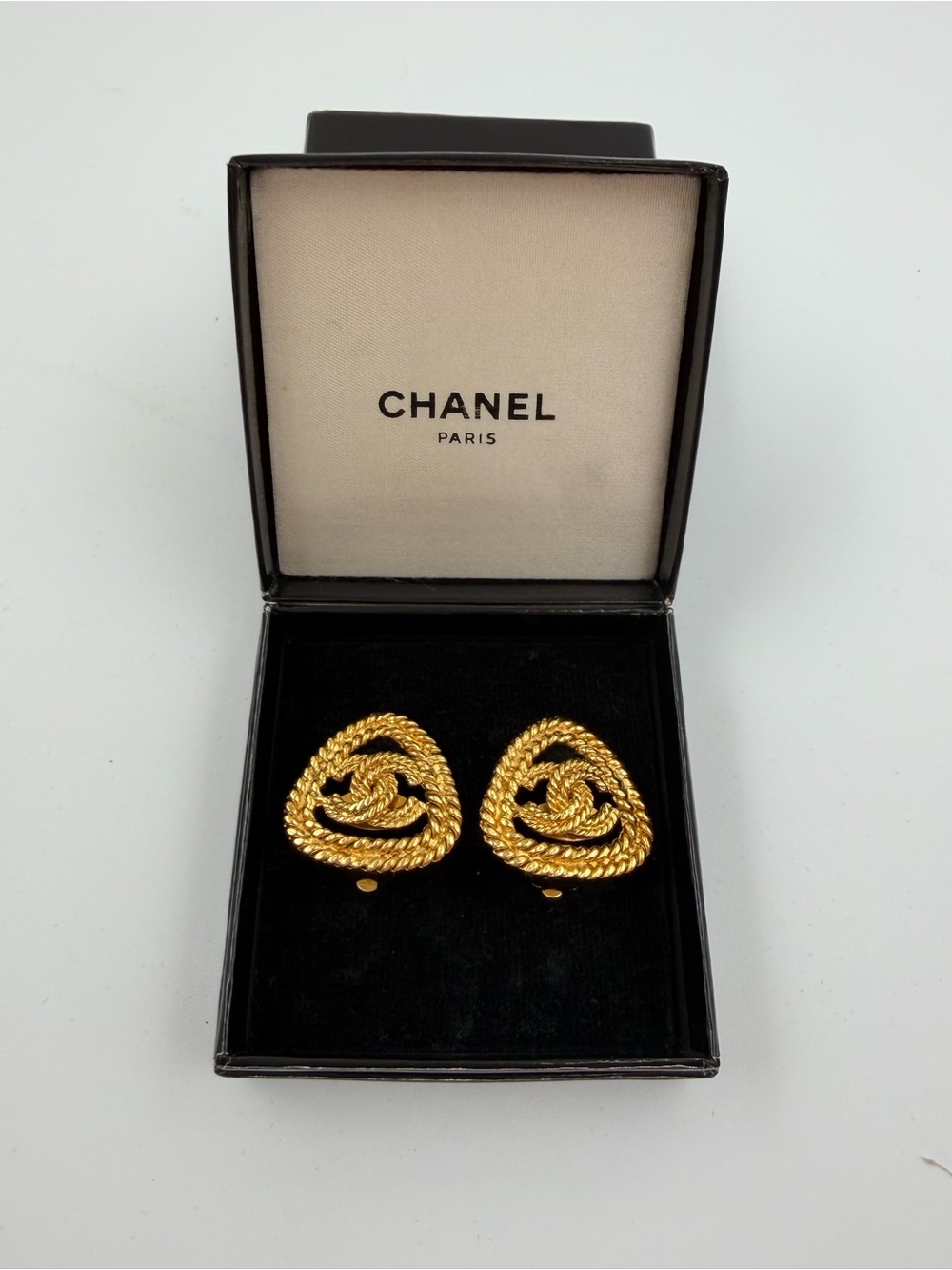CHANEL Vintage 1991 Gold Twisted Rope CC Clip-On Earrings w/Chanel Box and COA - Picture 2 of 12